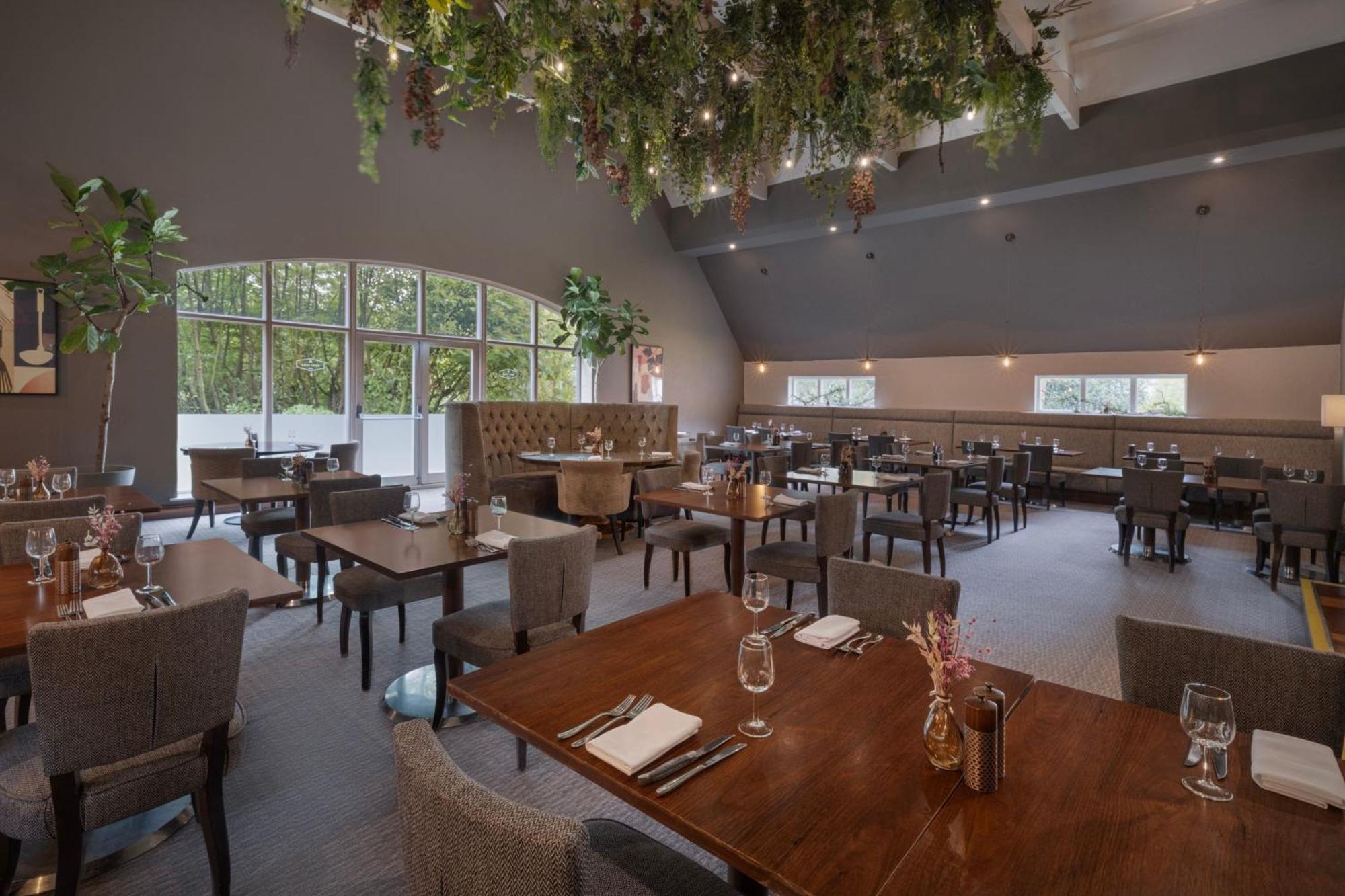Delta Hotels By Marriott Worsley Park Country Club מראה חיצוני תמונה