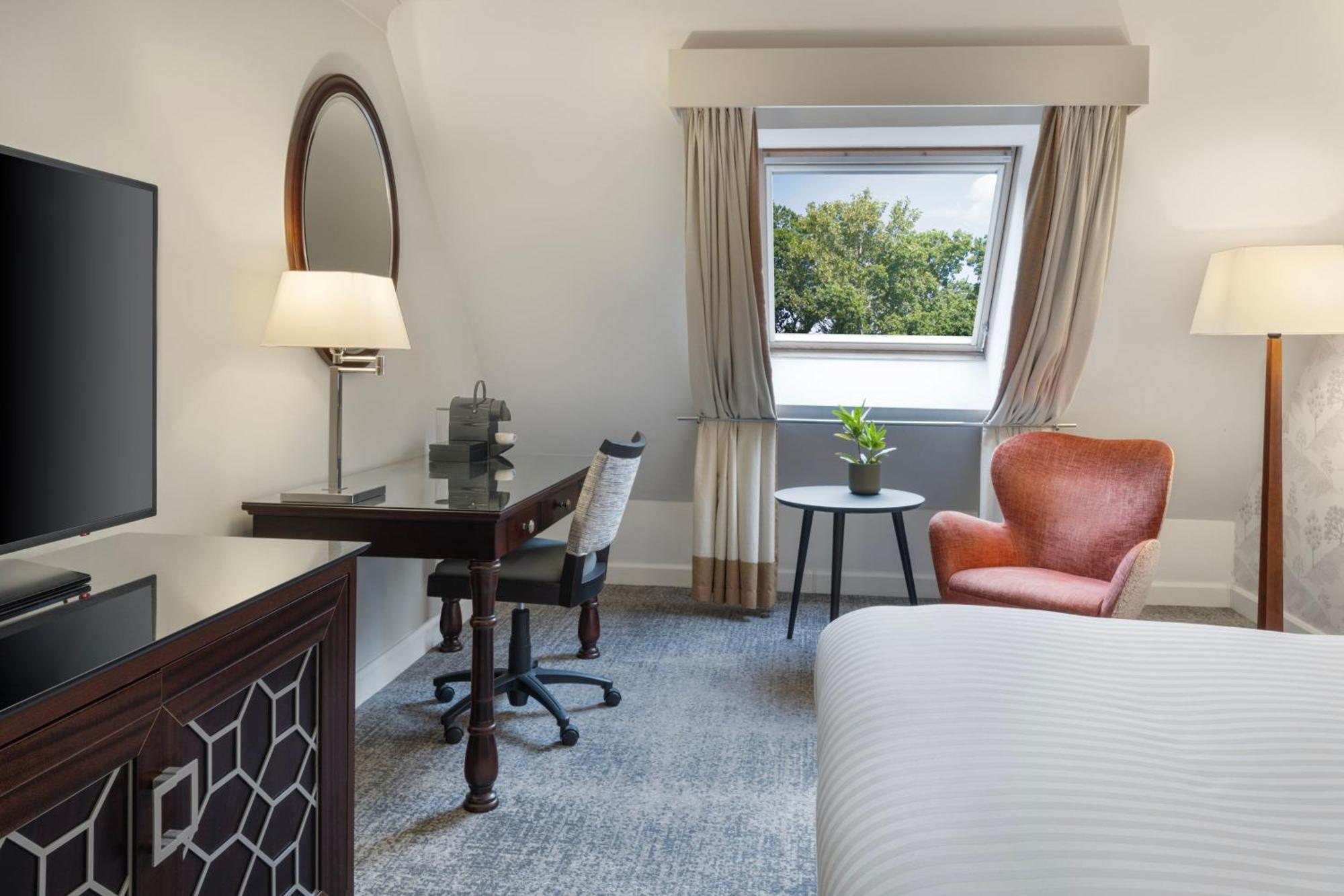 Delta Hotels By Marriott Worsley Park Country Club מראה חיצוני תמונה